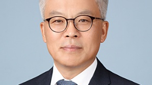 [단독] 文정부 검찰총장 대행 출신 조남관, 법무법인 율촌 합류