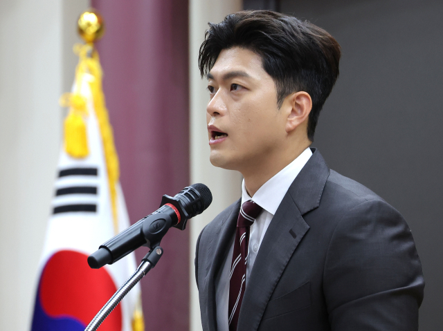김용태 국민의힘 비상대책위원장이 18일 국회 의원회관에서 열린 '군 공항 이전사업' 국정과제 채택을 위한 국회 정책세미나에 참석해 축사를 하고 있다. 연합뉴스