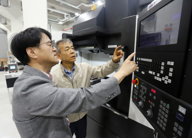 ‘기계 만드는 기계’ 공작기계 핵심기술 국산화 성공