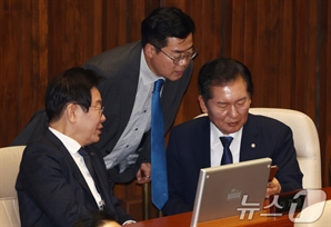 鄭, 호남서 권리당원 구애…朴, 李와 동고동락 강조