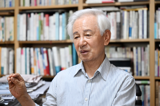 인생 첫 동화책 낸 김홍신 작가 "잘난 척한 스타작가 시절 반성하며 동화 썼죠"