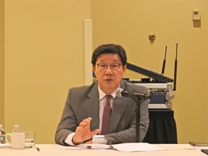 노연홍 제약바이오협회장, "미중 갈등 심화…중국기업과 협력 유지해야"[바이오USA]