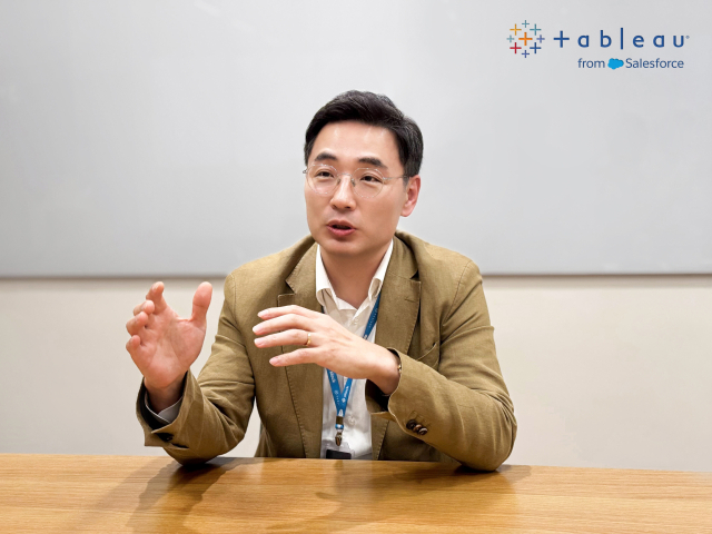 위장영 태블로 한국 사업 총괄이 최근 서울 영등포구 세일즈포스 한국지사에서 서울경제신문과 만나 사업 전략을 소개하고 있다. 사진제공=세일즈포스