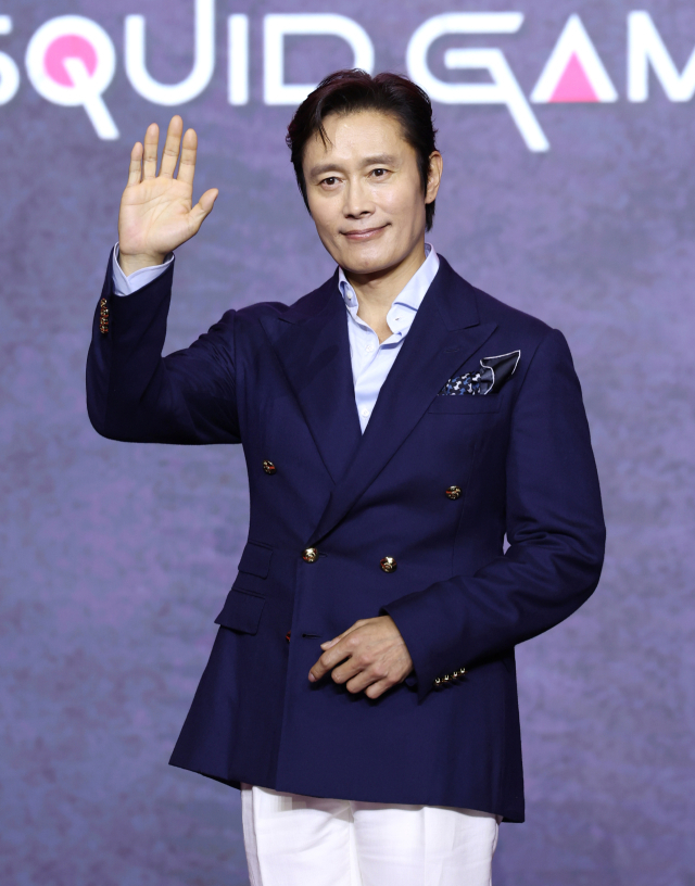 美 지미 팰런쇼 출연한 이병헌…“오징어게임 본 10살 아들이 한 말은?”