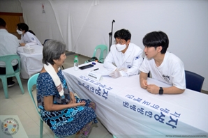 자생한방병원, 한국전쟁 참전 필리핀 용사·가족 찾아 한방의료봉사