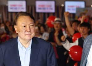 경찰 "3차 소환 거부시 영장 검토" 최후통첩…尹, 또 불응할까