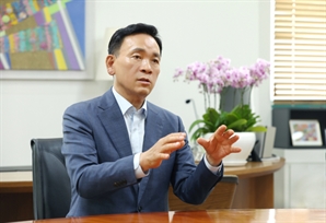 강남구청장 "도보 중심의 '강남형 10분 도시' 만들 것"