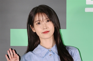 "연회비만 무려 700만원"…아이유·리사 쓴다는 '그 카드' 드디어 국내 출시