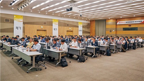 SK하이닉스의 파트너사 관계자들이 19일 경기 용인시 SK아카데미에서 열린 ‘2025년 동반성장협의회 통합 분과간담회’에 참여하고 있다. 사진제공=SK하이닉스