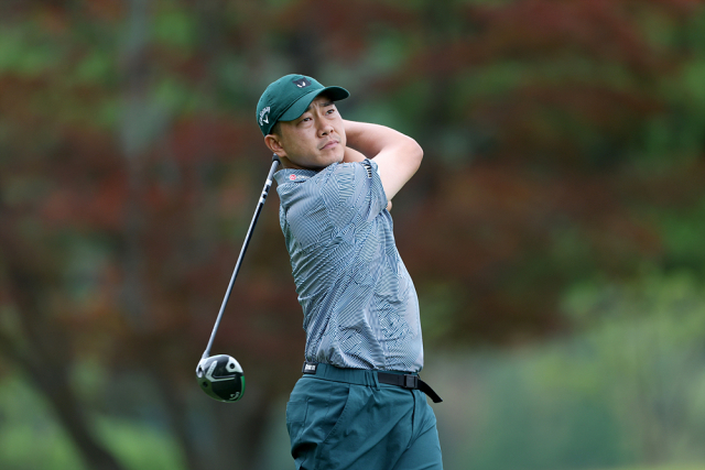 전재한이 20일 제68회 KPGA 선수권 2라운드 11번 홀에서 티샷을 하고 있다. 사진 제공=KPGA