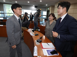 이번엔 진짜? 사직 전공의 복귀 움직임…“과도한 특혜” 비판도