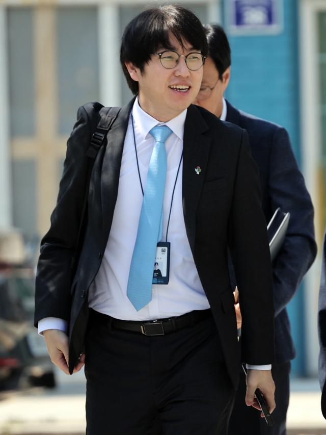 'AI 수석' 하정우, 국정기획위 찾아 특강…"업계 경험 공유"