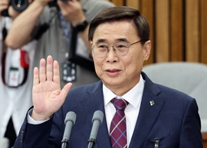 [속보] 이종석 국정원장 후보자 인사청문 경과보고서 채택