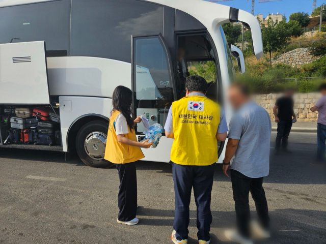 외교부는 이스라엘 체류 우리 국민과 동포 45명이 육로를 통해 이집트로 대피했다고 23일 밝혔다. 외교부 제공