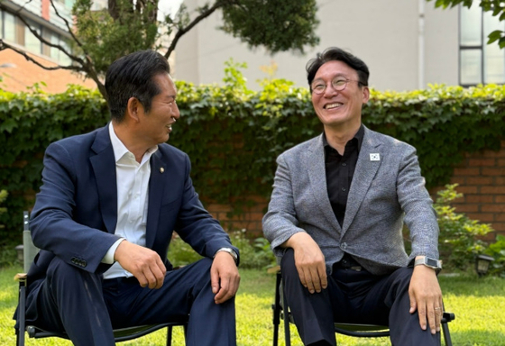 정청래 더불어민주당 의원(왼쪽), 김민석 국무총리 후보자. 정청래 의원 페이스북 캡처