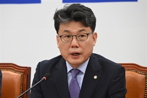 與 진성준 "尹·오세훈 정책에 서울 집값↑…맞춤형 대책 마련"