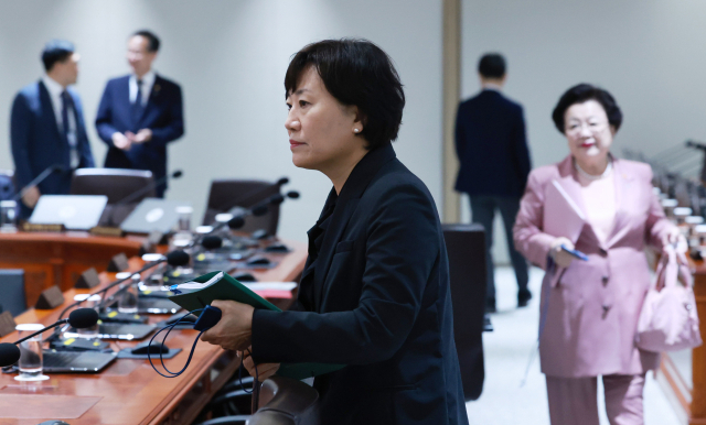 송미령 농림축산식품부 장관이 24일 서울 용산 대통령실 청사에서 열린 국무회의에 참석하고 있다. 연합뉴스
