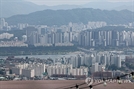 "서울아파트값 文정부서 2배 급등…강남-비강남 격차 尹때 최고치"