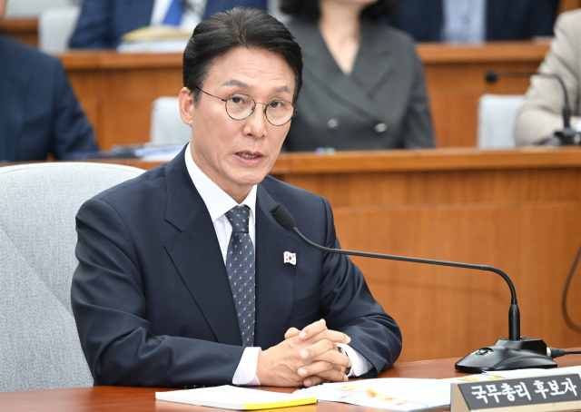김민석 국무총리 후보자가 24일 국회에서 열린 인사청문회에 출석해 의원들의 질의에 답하고 있다. 오승현 기자