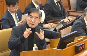 [속보] 고법, 김용현측 '추가기소 불복 이의신청' 각하