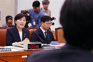 ‘유임’ 송미령 장관, 사퇴 요구에 “최선 다하겠다” 거부…“농망법 표현 사과”