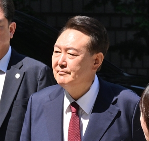 尹 변호인단 "소환날짜 조정 없이 언론 통보, 특검답지 못한 졸렬 행태"