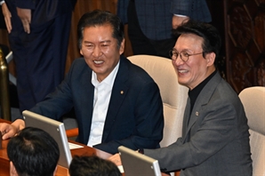 정청래 "김민석 국무총리, 합격 축하…국힘은 스스로 청문회 접은 셈"