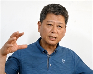"금성전파사 옆 스타벅스…외국인 '핫플' 됐죠"