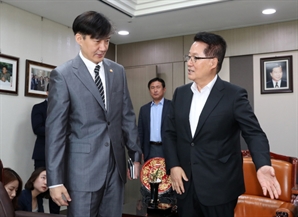 박지원 "조국 사면, 빠를수록 좋아…윤석열·김건희 동시에 구속돼야"