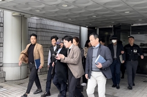 '36주 낙태' 살인 혐의 병원장·집도의 다시 구속기로