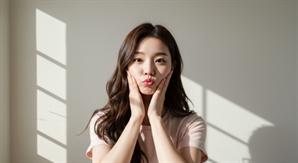 "매일 '이 표정'하면 얼굴 어려져"…SNS 난리 난 그 방법, 전문가 의견은?