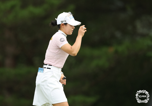 KLPGA 투어 36홀 최저타를 경신한 고지우. 사진 제공=KLPGA