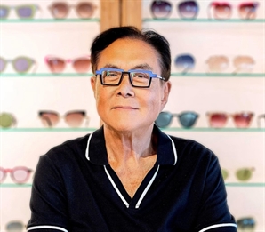 "비트코인 2030년 '14억' 간다"는 '부자아빠', 지금 당장은 '이것' 사라는데
