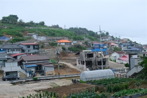 "멀리 연기만 보여도 뛰쳐나가" 트라우마에 갇힌 주민들