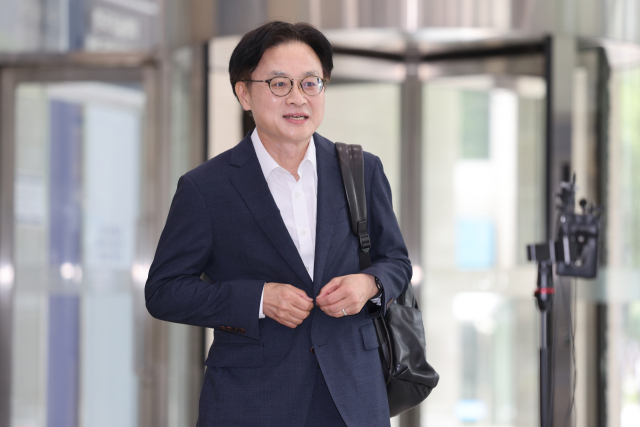 산업통상자원부 장관 후보자로 지명된 김정관 두산에너빌리티 사장이 30일 서울 강남구 한국기술센터에 마련된 인사청문회 준비 사무실로 첫 출근을 하고 있다. 연합뉴스