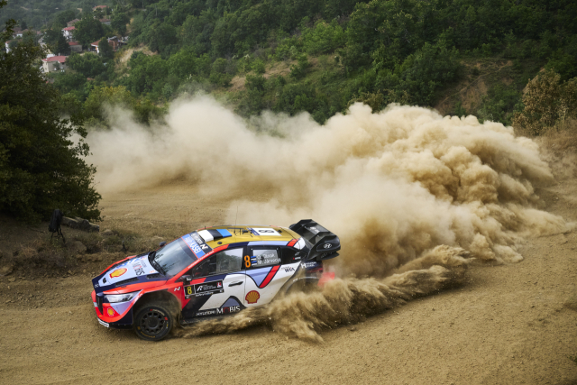 현대차 월드랠리팀의 ‘i20 N Rally1’ 경주차가 지난 26~29일(현지시간) 그리스 라미아에서 열린 2025 WRC 7라운드 경기에서 질주하고 있다. 사진제공=현대차