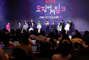 오징어게임3 엇갈린 평가에…아티스트스튜디오 등 관련株 '급락'[이런국장 저런주식]