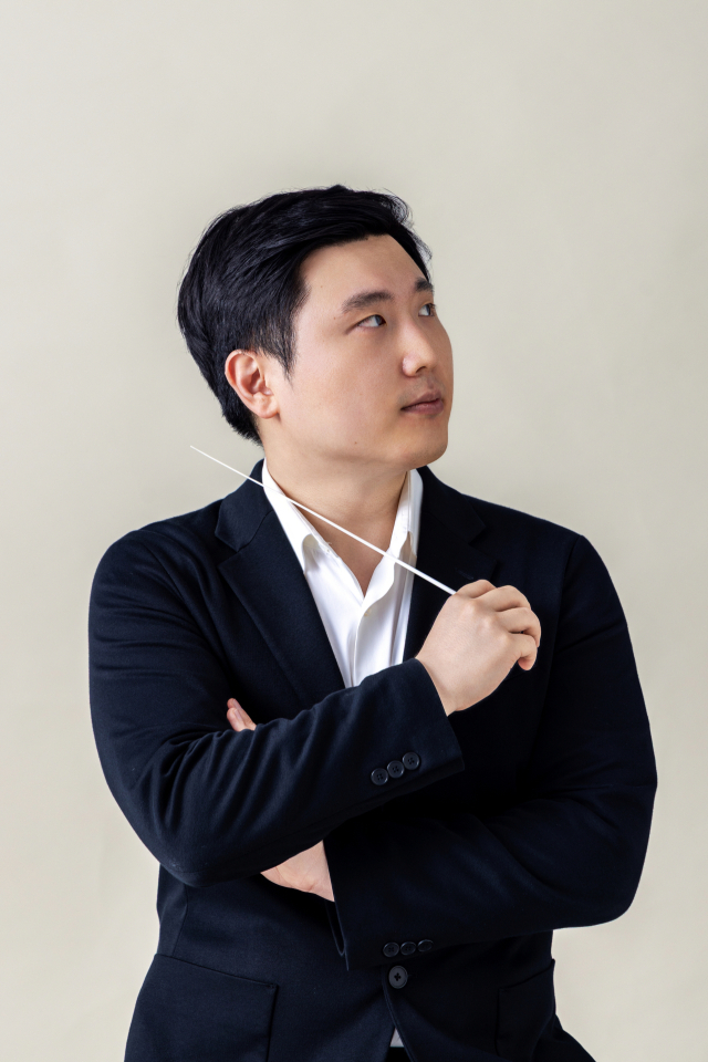 송민규 지휘자