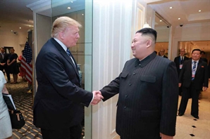 "北, 이란과 달라…비핵화 포기하고 핵 동결 협상해야"