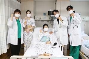 서울아산병원, ‘다낭성 신증후군’ 환자 로봇 신장이식 亞 최초 성공