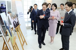 李대통령 “문화는 투자…문화예술인 기본소득 필요성”