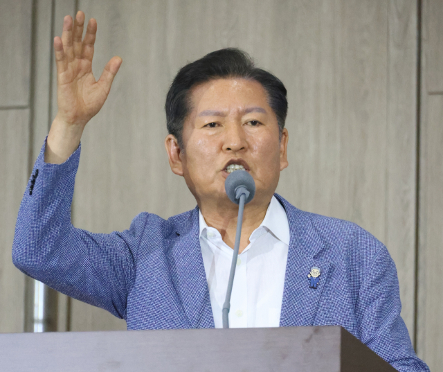 "내가 이래서 KBS 안 나오려 했다"…라디오서 분노한 정청래, 무슨 일?