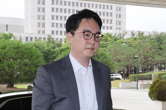 심우정 검찰총장이 6월 17일 서울 서초구 대검찰청으로 출근하고 있다. 연합뉴스