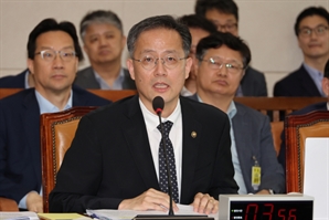 野 "재정준칙 불필요할만큼 여력되나"…기재부 차관 "하기 나름"