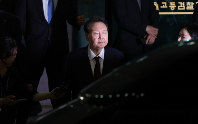 윤석열 전 대통령이 6월 29일 서울 서초구 서울고등검찰청 청사에 마련된 내란특검 사무실에서 피의자 신분으로 조사를 마친 뒤 귀가하고 있다. 사진=공동취재
