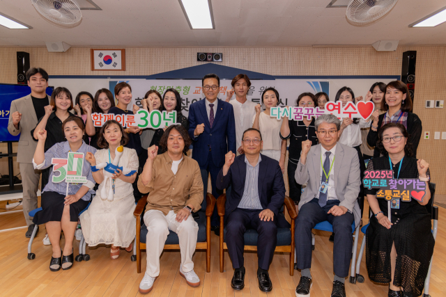 이재호 인천 연수구청장이 미래 세대와의 열린 소통을 위해 지난 4일부터 진행한 ‘학교로 찾아가는 소통교실’을 지난 26일 함박중학교를 끝으로 모두 마무리했다. 사진제공=연수구
