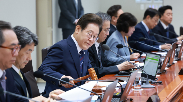 尹국무위원 동거 李대통령 "선출권력 국회에 존중감 갖길”