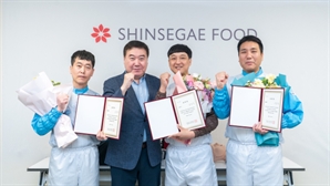 창립 30주년 기념식 대신 현장 찾은 강승협 신세계푸드 대표