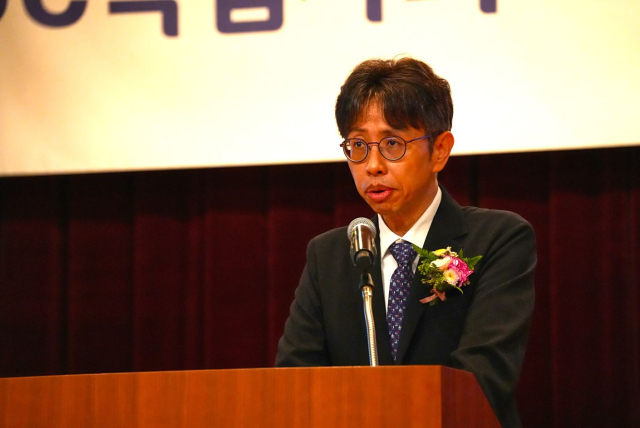 이상곤 GC녹십자의료재단 대표원장이 1일 GC녹십자 본사에서 열린 창립 43년 기념식에서 창립기념사를 하고 있다. 사진 제공=GC녹십자의료재단