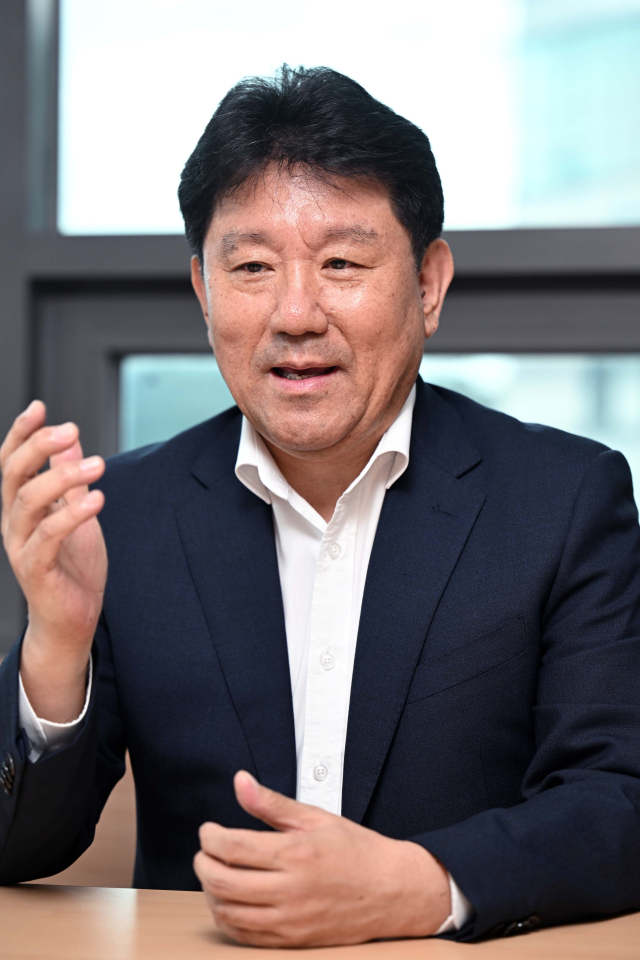 김좌진 마더스제약 대표가 2일 서울 동작구 마더스제약 본사에서 서울경제신문과 인터뷰를 하고 있다. 조태형 기자